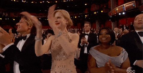 Nicole Kidman clapping her hands at the Oscars