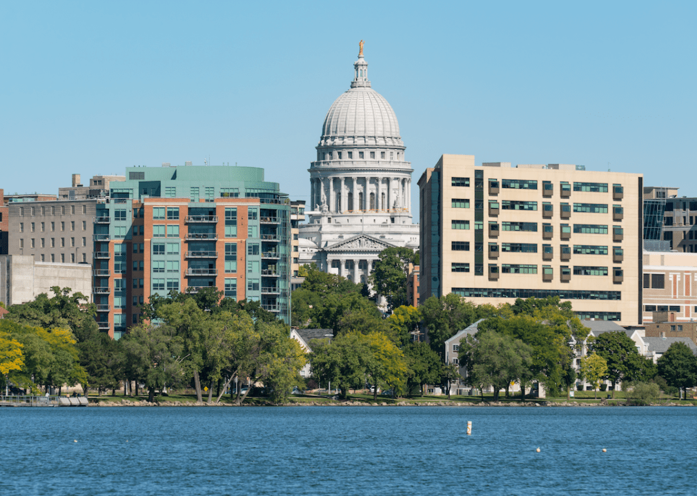 Cakrawala kota Madison dengan kubah Capitol