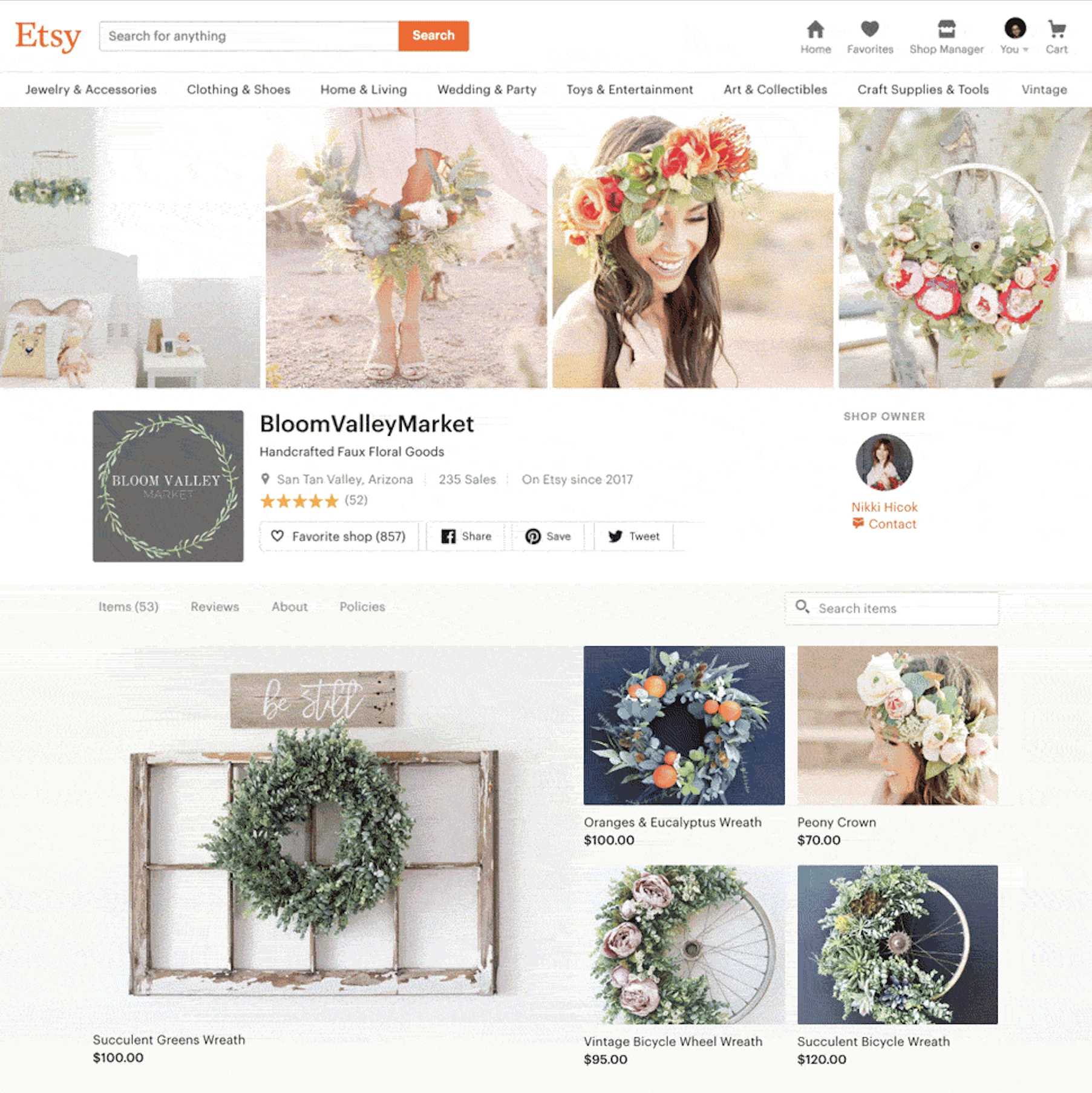 Captura de tela do Etsy Featured-Area Seller Handbook mostrando "Muitas lojas usam a grade mista no layout da área em destaque, disponível com uma assinatura do Etsy Plus, para mostrar uma variedade de produtos e opções de personalização. A loja de artigos para casa vintage Nar Mag opta por uma grade mista que inclui uma foto de capa de seção selecionada para fornecer uma visão geral rápida de sua linha de produtos.  