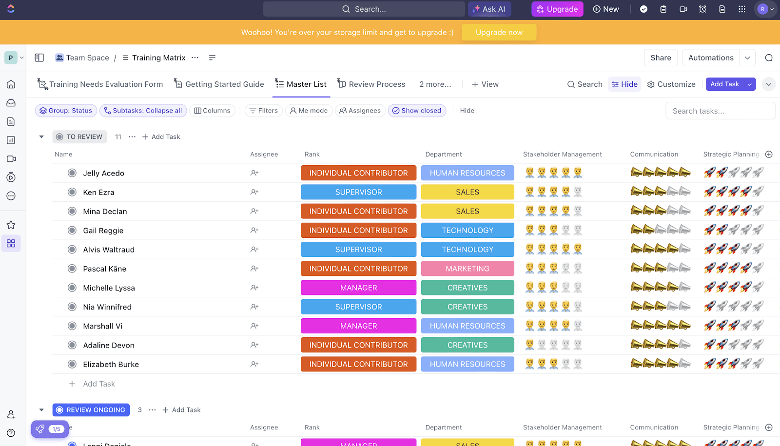 Relevante trainingsbronnen (documenten, video's, online cursussen) rechtstreeks koppelen binnen de ClickUp Training Matrix Sjabloon