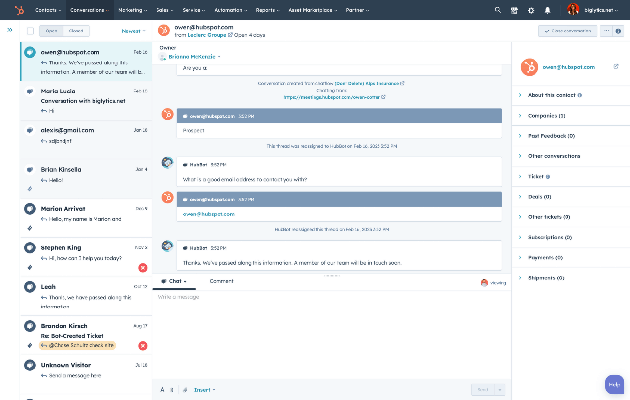 A plataforma de CRM e automação de marketing da HubSpot tem uma das plataformas de bate-papo mais versáteis