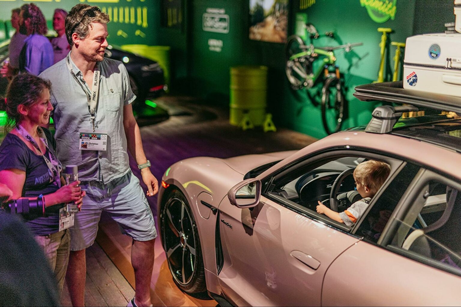 How to Implement Experiential Marketing Strategies (+Examples)