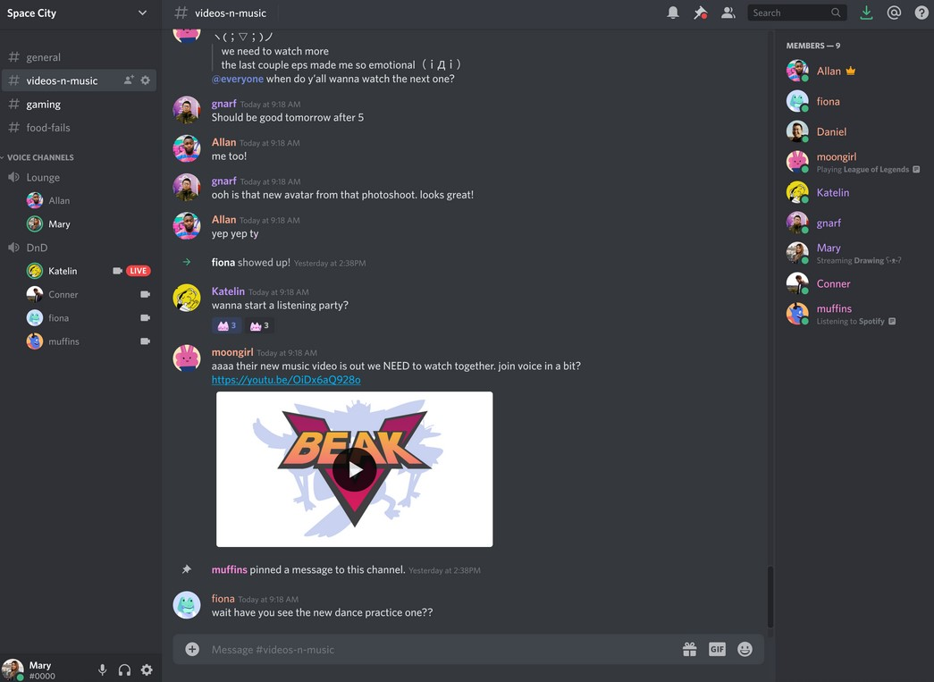 Alternatives to Facebook groups: Discord (Best for gaming and live streaming)