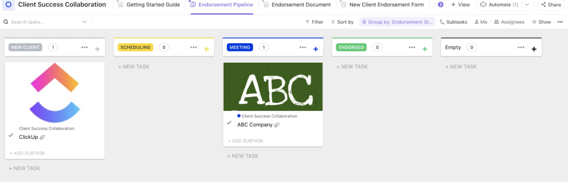 Alinea equipos, simplifica la incorporación y mejora los traspasos con la plantilla de colaboración para el éxito de los clientes de ClickUp
