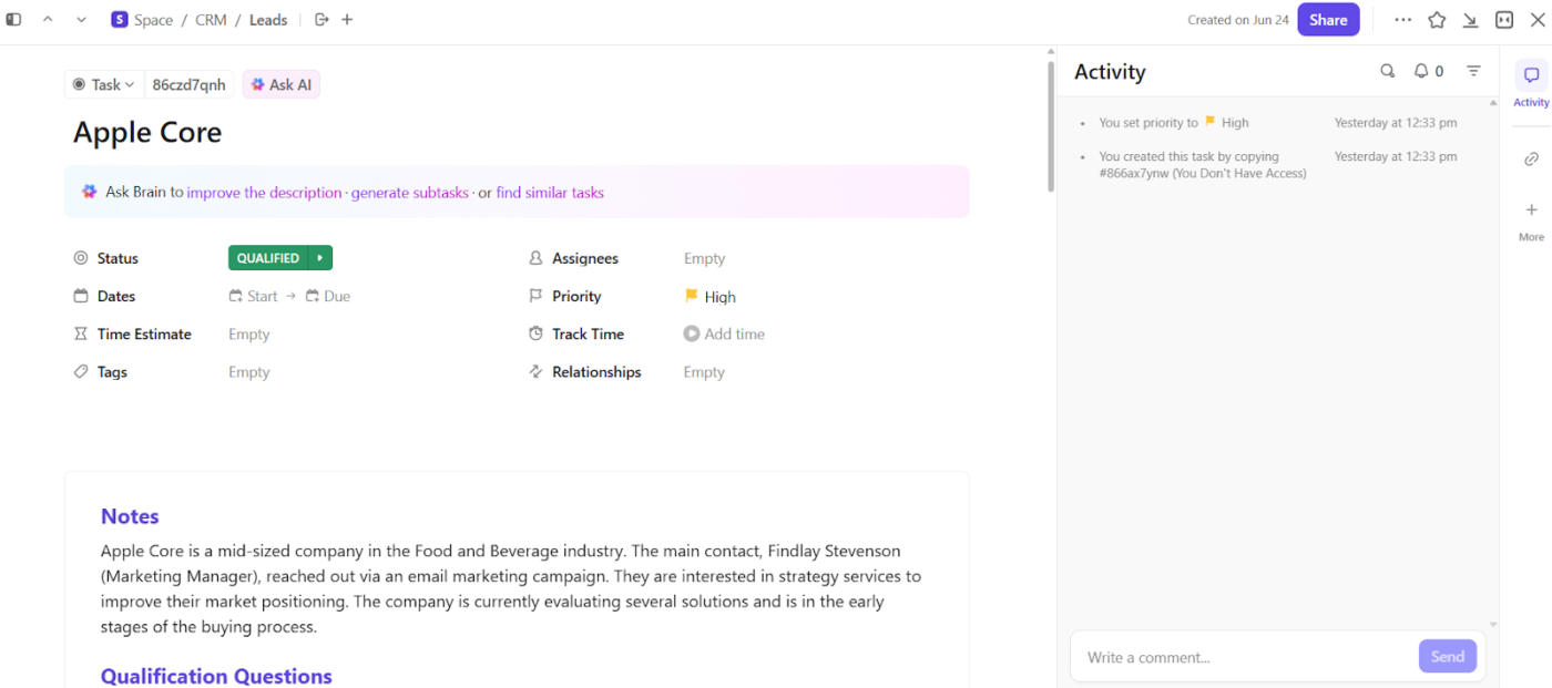ClickUp Tasks: Centralize customer interactions and details in an intuitive user interface