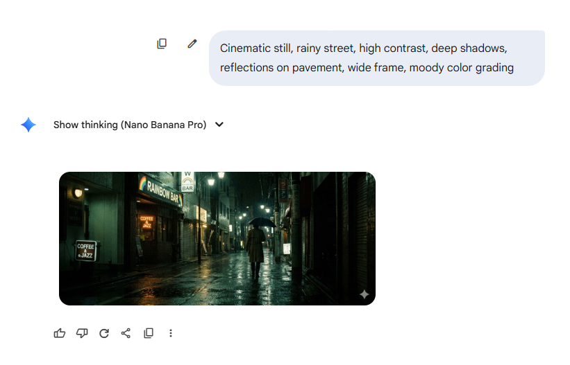 Fotograma cinematográfico, calle lluviosa, alto contraste, sombras profundas, reflejos en el pavimento, encuadre amplio, gradación de color melancólica: indicaciones de Nano Banana.