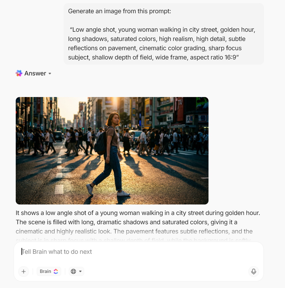 Calle en la hora dorada