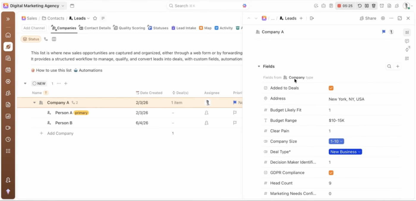 ClickUpの「リードリスト」では、企業レコードを親タスクとして、個々の担当者をサブタスクとして設定できるため、アカウントレベルと連絡先レベルのデータが接続した状態を維持できます。